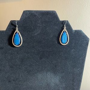 Beautiful eye catching earrings.